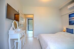 Comfortable Holiday Home With a Garden and a Pool