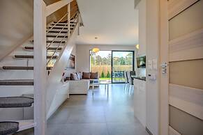 Comfortable Holiday Home With a Garden and a Pool