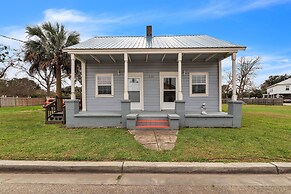 Charming Coastal Retreat In Bay St Louis 3 Bedroom Home