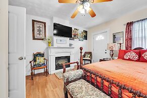 Charming Coastal Retreat In Bay St Louis 3 Bedroom Home