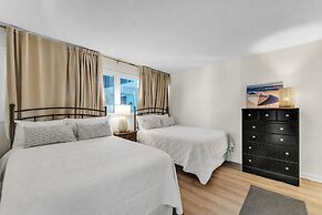 Coastal Retreat 2br Condo 4-min Walk To Beach 2 Bedroom Condo