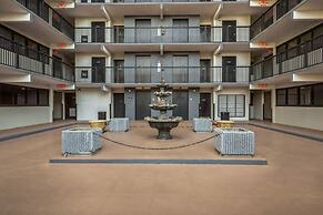 Coastal Retreat 2br Condo 4-min Walk To Beach 2 Bedroom Condo