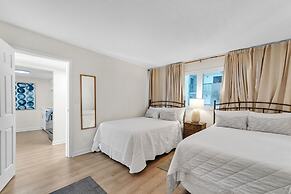 Coastal Retreat 2br Condo 4-min Walk To Beach 2 Bedroom Condo