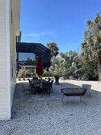 401 Pet-friendly, Pirate's Cove Retreat 3 Bedroom Home