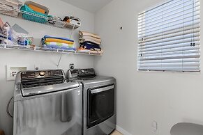 401 Pet-friendly, Pirate's Cove Retreat 3 Bedroom Home