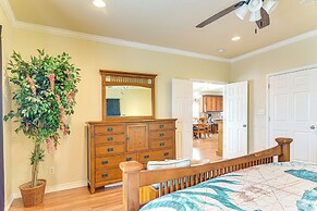 Walk to Beach: Bayfront Gilchrist Getaway!