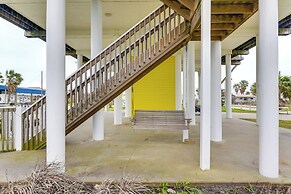 Walk to Beach: Bayfront Gilchrist Getaway!