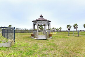 Walk to Beach: Bayfront Gilchrist Getaway!