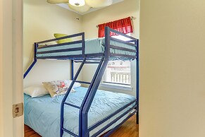 Walk to Beach: Bayfront Gilchrist Getaway!