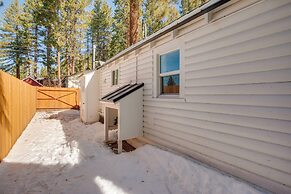 Walk to Beach: Dog-friendly Cabin in Glenbrook!