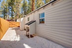 Walk to Beach: Dog-friendly Cabin in Glenbrook!
