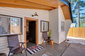 Walk to Beach: Dog-friendly Cabin in Glenbrook!