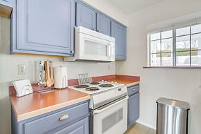 Sunrise Views & Pool Access: Table Rock Lake Condo