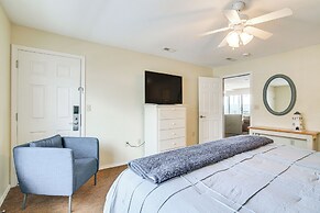 Sunrise Views & Pool Access: Table Rock Lake Condo