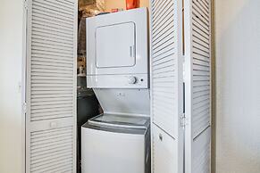 Sunrise Views & Pool Access: Table Rock Lake Condo