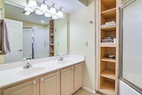 Sunrise Views & Pool Access: Table Rock Lake Condo