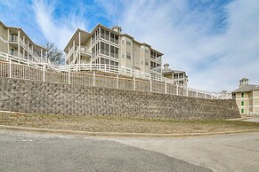 Sunrise Views & Pool Access: Table Rock Lake Condo
