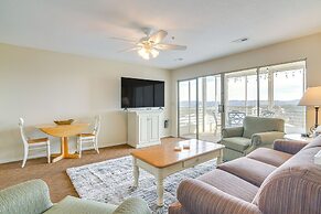 Sunrise Views & Pool Access: Table Rock Lake Condo