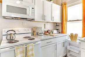3 Mi to Dtwn Indy: Pet-friendly Home w/ Backyard!