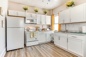 3 Mi to Dtwn Indy: Pet-friendly Home w/ Backyard!
