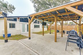 Modern Oasis w/ Outdoor Lounge in Houston!