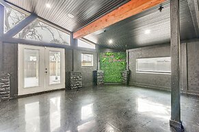 Modern Oasis w/ Outdoor Lounge in Houston!