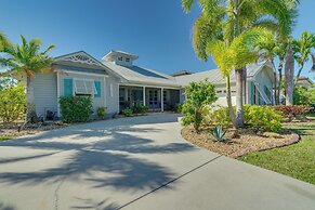Dock & Pool: Canal-front Cape Coral Oasis!