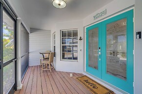 Dock & Pool: Canal-front Cape Coral Oasis!