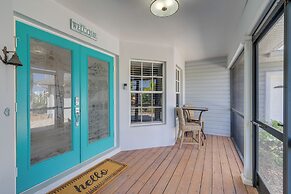 Dock & Pool: Canal-front Cape Coral Oasis!