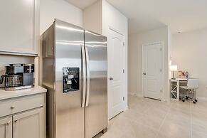 Davenport Home w/ Pool Access & Patio!