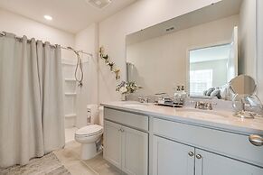 Davenport Home w/ Pool Access & Patio!