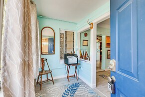 6 Mi to Beach: Riverfront Home in Ruskin!