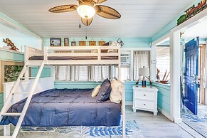 6 Mi to Beach: Riverfront Home in Ruskin!