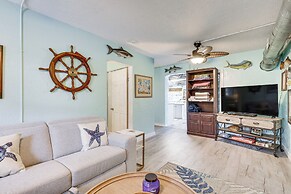 6 Mi to Beach: Riverfront Home in Ruskin!