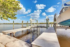 6 Mi to Beach: Riverfront Home in Ruskin!