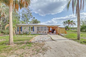 6 Mi to Beach: Riverfront Home in Ruskin!