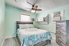 6 Mi to Beach: Riverfront Home in Ruskin!