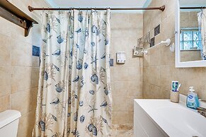 6 Mi to Beach: Riverfront Home in Ruskin!