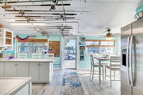 6 Mi to Beach: Riverfront Home in Ruskin!