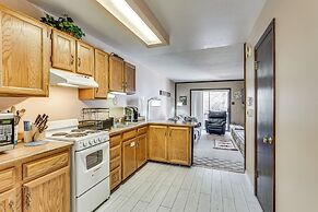 < Half-mi to Red River Ski Area: Townhome w/ Patio