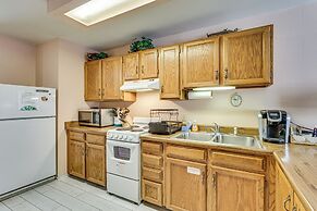 < Half-mi to Red River Ski Area: Townhome w/ Patio