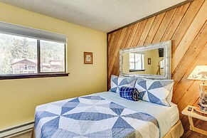 < Half-mi to Red River Ski Area: Townhome w/ Patio