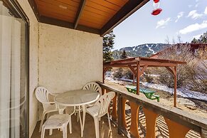 < Half-mi to Red River Ski Area: Townhome w/ Patio