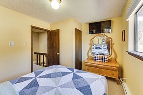 < Half-mi to Red River Ski Area: Townhome w/ Patio