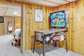 7 Mi to Dtwn Denver: Home w/ Large Yard!