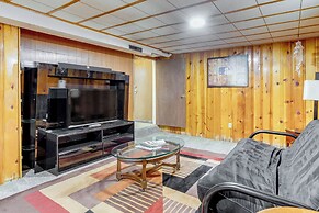 7 Mi to Dtwn Denver: Home w/ Large Yard!