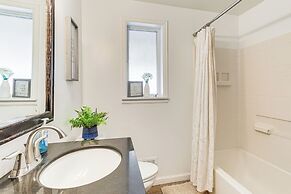 7 Mi to Dtwn Denver: Home w/ Large Yard!