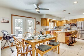Family Retreat in Beavercreek Area w/ Large Yard!