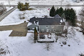 Family Retreat in Beavercreek Area w/ Large Yard!