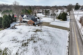 Family Retreat in Beavercreek Area w/ Large Yard!